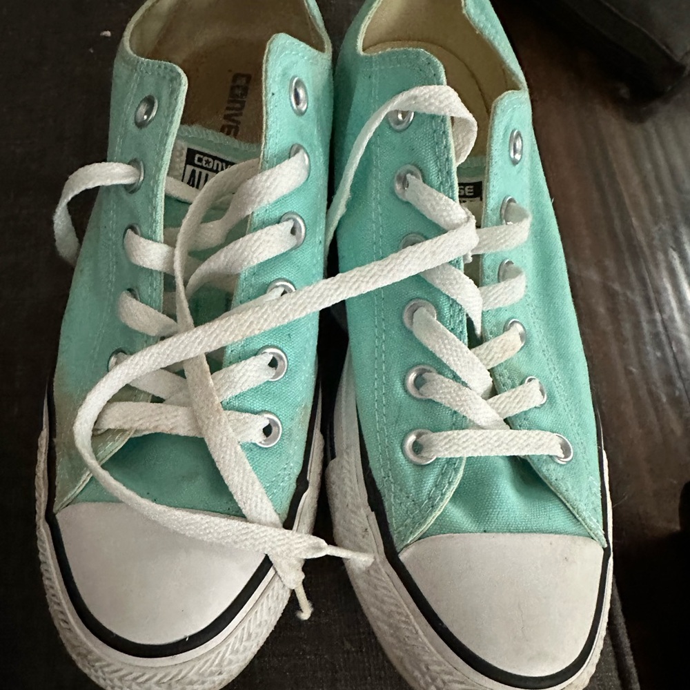 Mint Green/Aqua Converse all star size 10 women’s 8 men’s. Worn twice